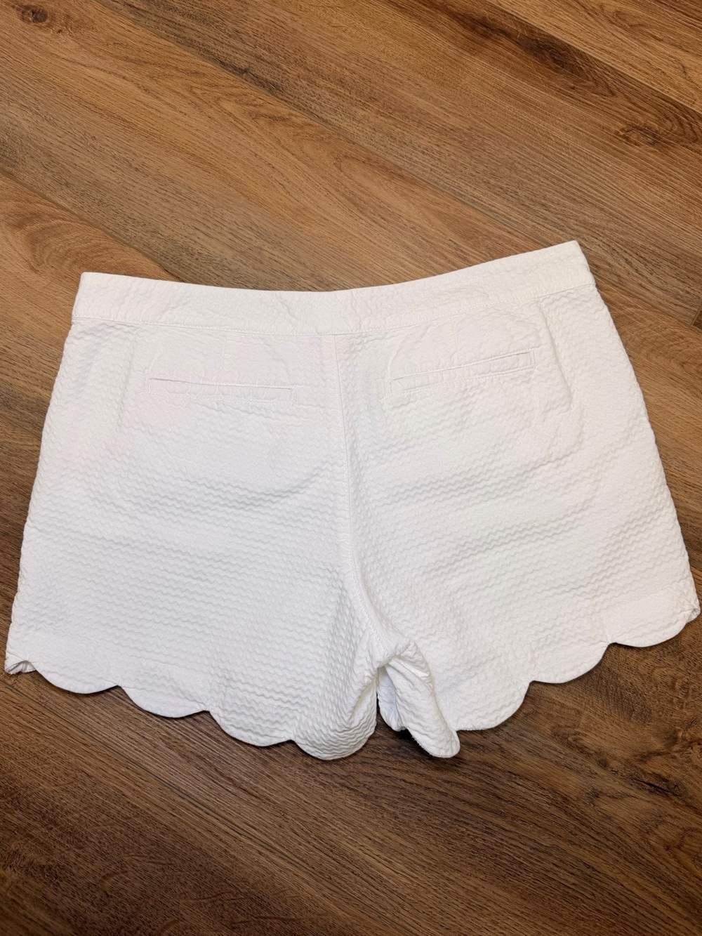 Lilly Pulitzer Buttercup Scalloped Shorts White Size 10 Preppy Jacquard Preppy - Picture 7 of 13